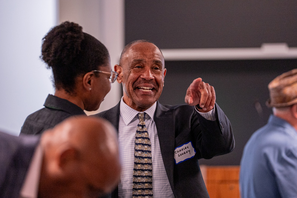 attendee pointing during a break